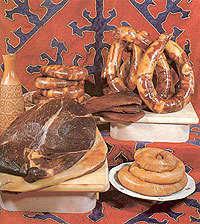 Казы, карта, шужук - национальные блюда из конины